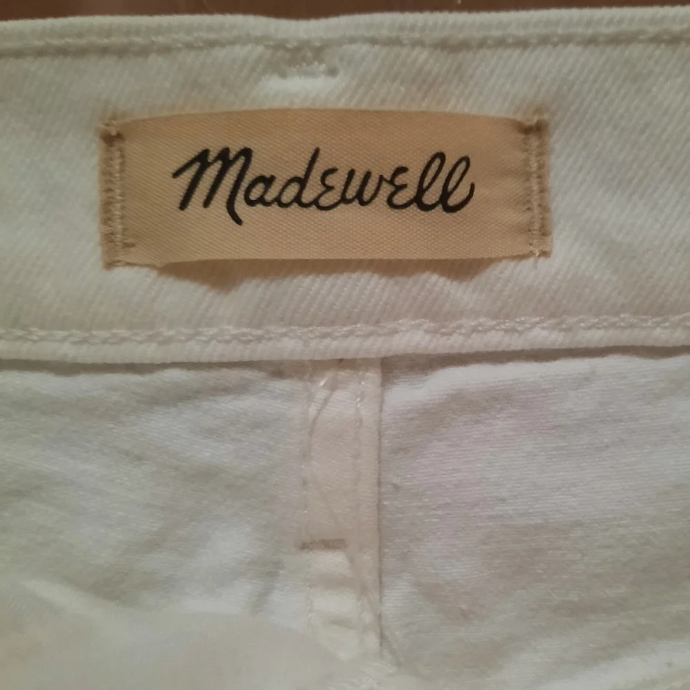 Madewell White Jean Shorts with Magic Pockets - Picture 6 of 16